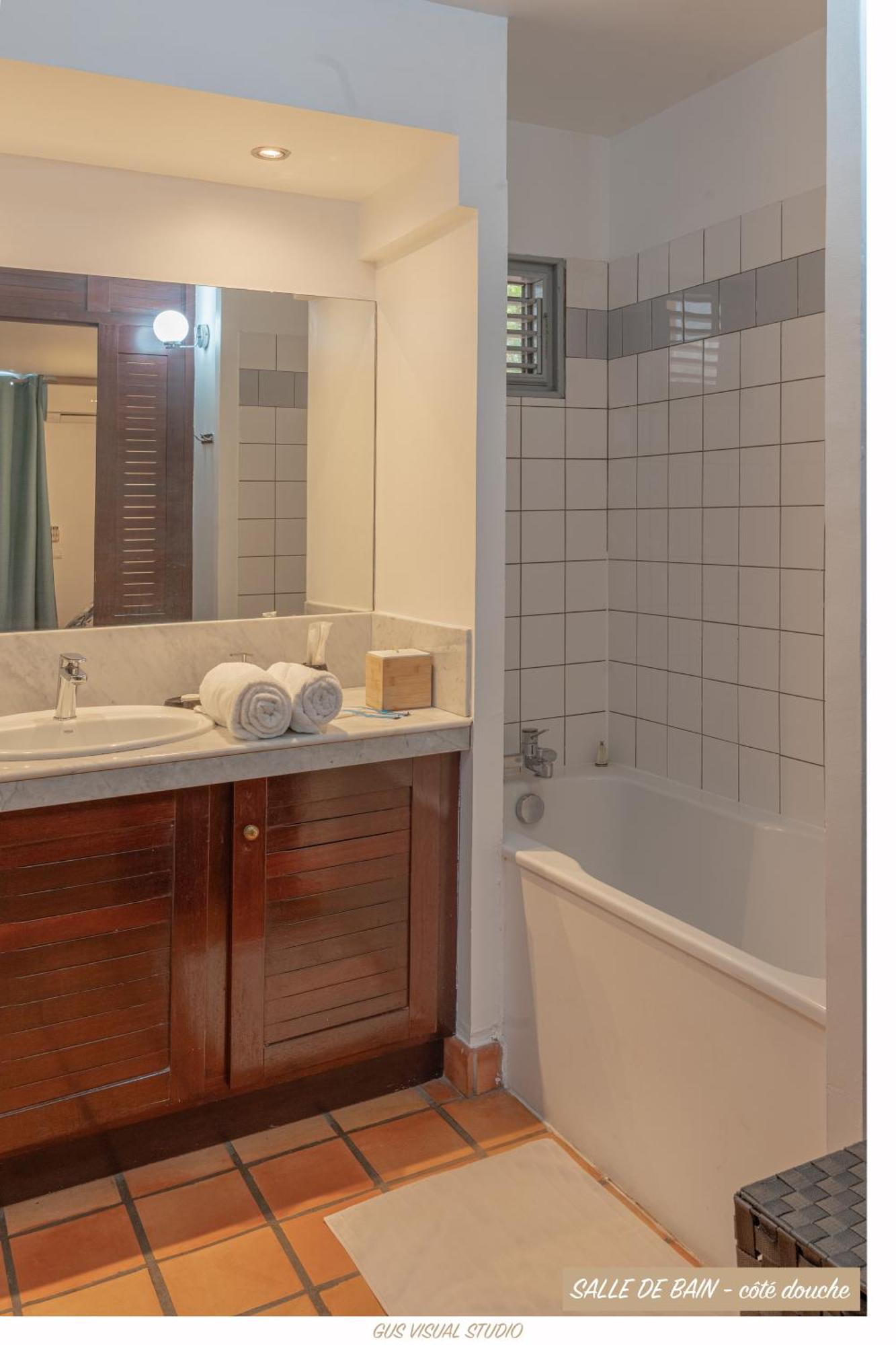 Location Saisonniere Tartane 238 Apartment La Trinite Bagian luar foto